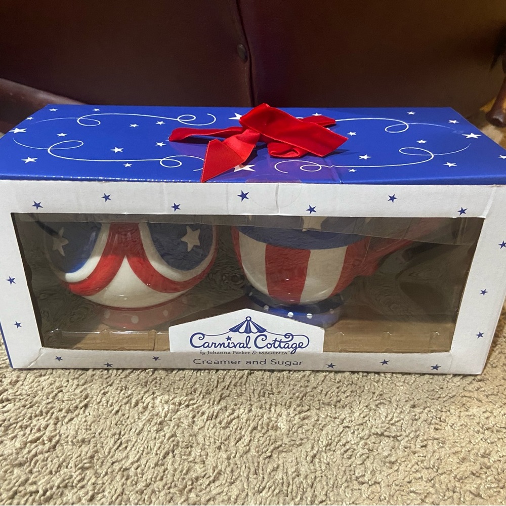 CARNIVAL COTTAGE By Johanna Parker Magenta Patriotic Creamer & Sugar NIB 14.6 oz